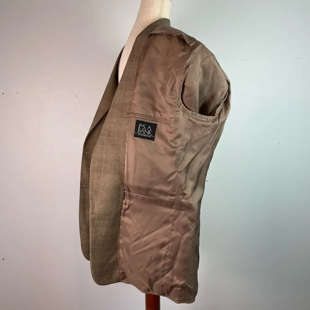 Jos. A. Banks Tan Sport Coat with Notched Lapels and Plaid Pattern Size 41R EUC